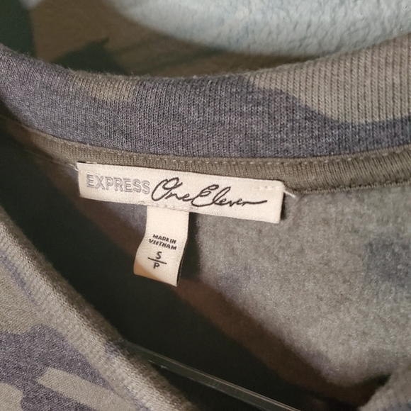 Express Camo sweatshirt size Small - Picture 3 of 7